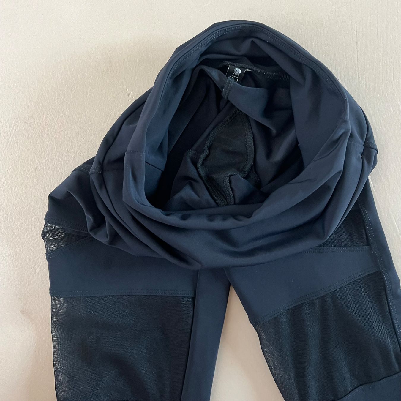 Leggings: ONZIE Leggings 🖤 – Usato da zürich venduto da vintage12 3