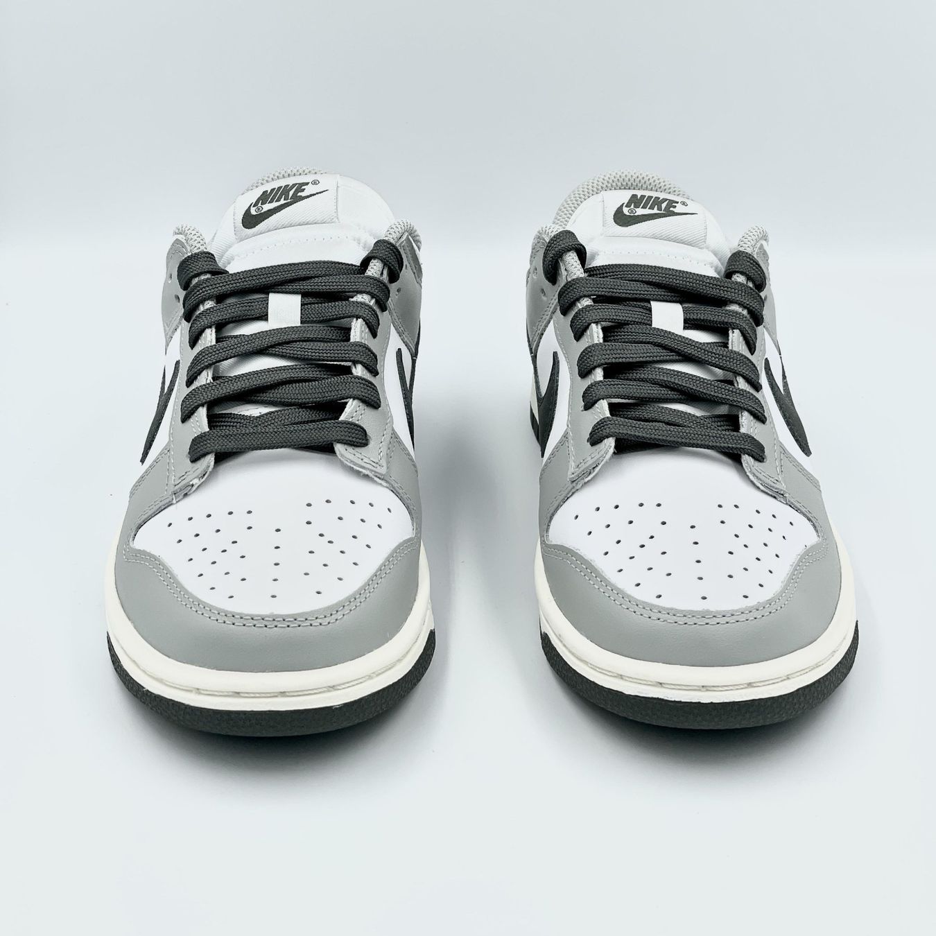 Nike Scarpe da donna: Nike Dunk Low Light Smoke Grey EU 40 – Nuovo e nell'imballaggio originale da Erlinsbach venduto da sasneakers 2