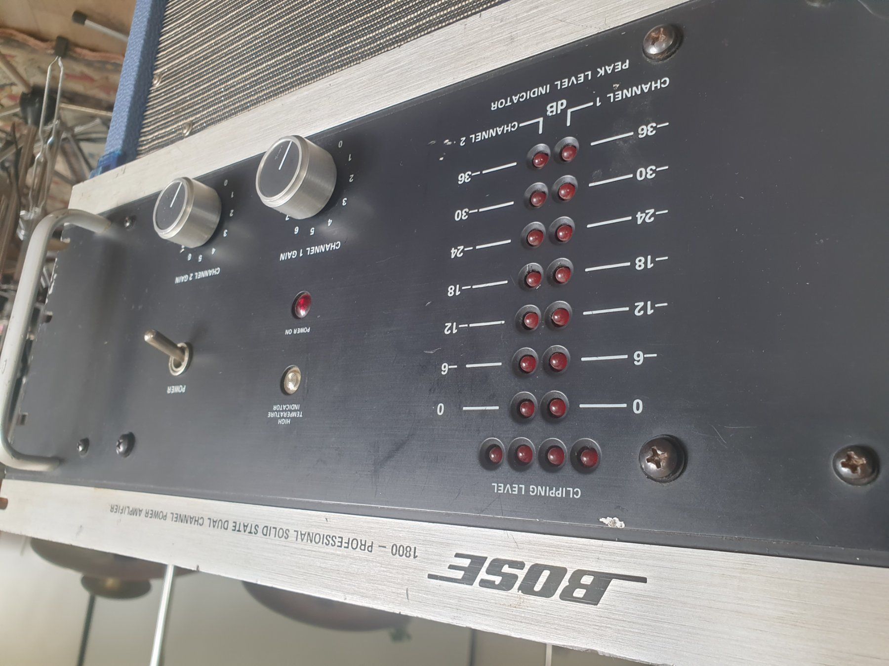 Bose Verstärker: BOSE 1800 - Professional Solid State Dual Channel Power Amp – Gebraucht aus La Ferrière von Mutzy0 2