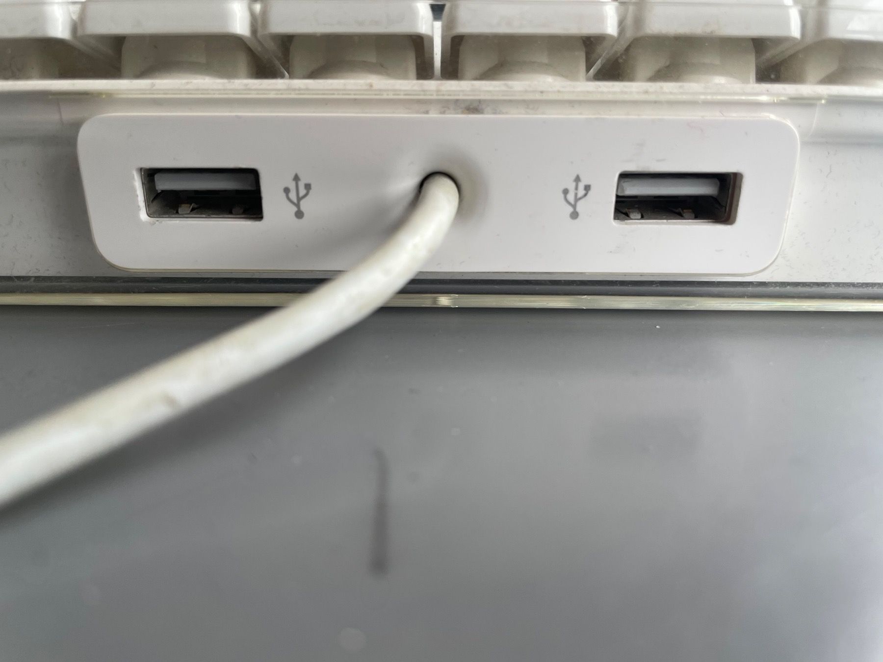 Apple Tastaturen: Apple Keyboard A1048 CH-DE Layout – Gebraucht aus Port von  2