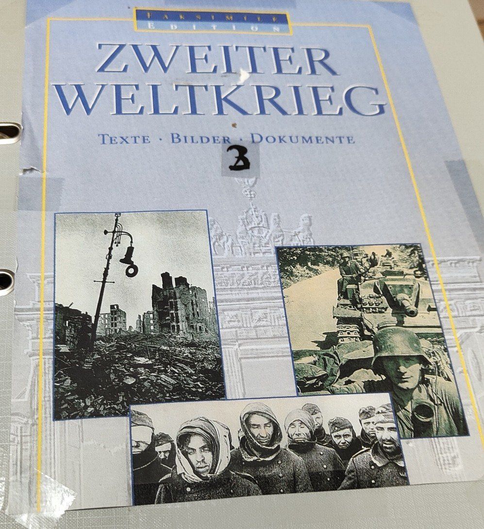 Ordner: Der 2. Weltkrieg – Gebraucht aus Schlieren von tsc_9xxj