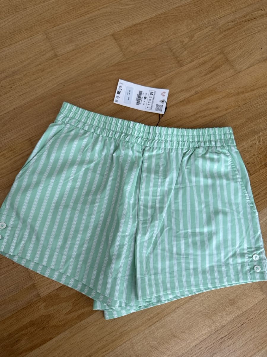 Zara Pantaloni: Shorts ZARA Neu mit Etikett – Nuovo (secondo la descrizione) da Frauenfeld venduto da m_19h