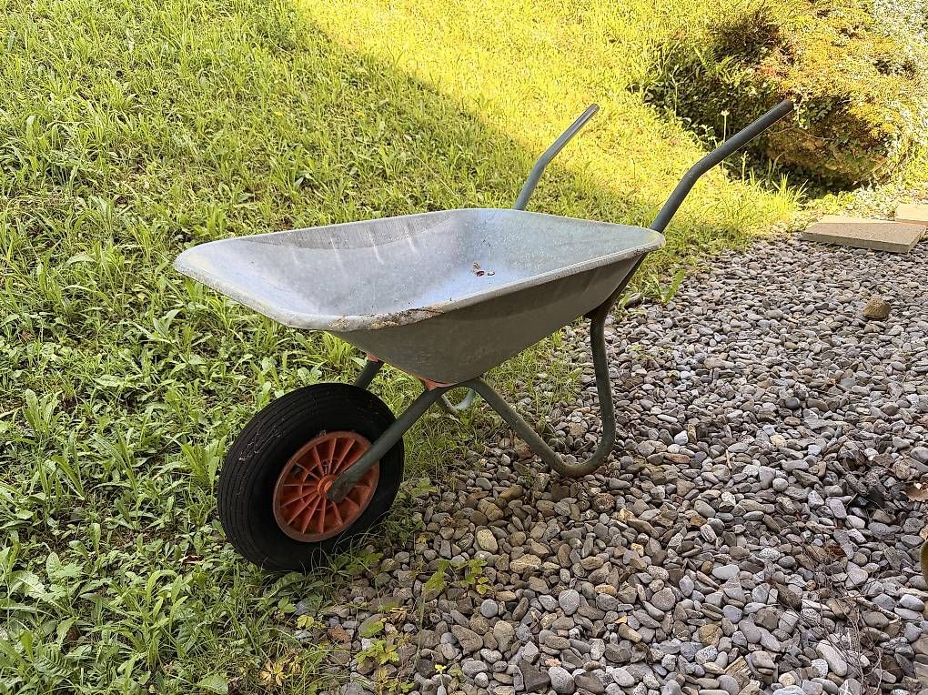 Schubkarren: Schubkarre  – Gebraucht aus Weggis von urs_rj7p