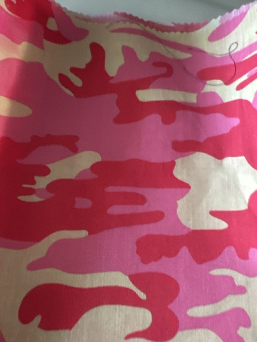 Stoffe: Camouflage BE-Stoff beige-rot-pink – Gebraucht aus Domdidier von Lilalu168