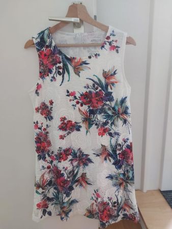 APRICOT Kleid: weiss mit Blumenmuster, sommerlich, Grösse M