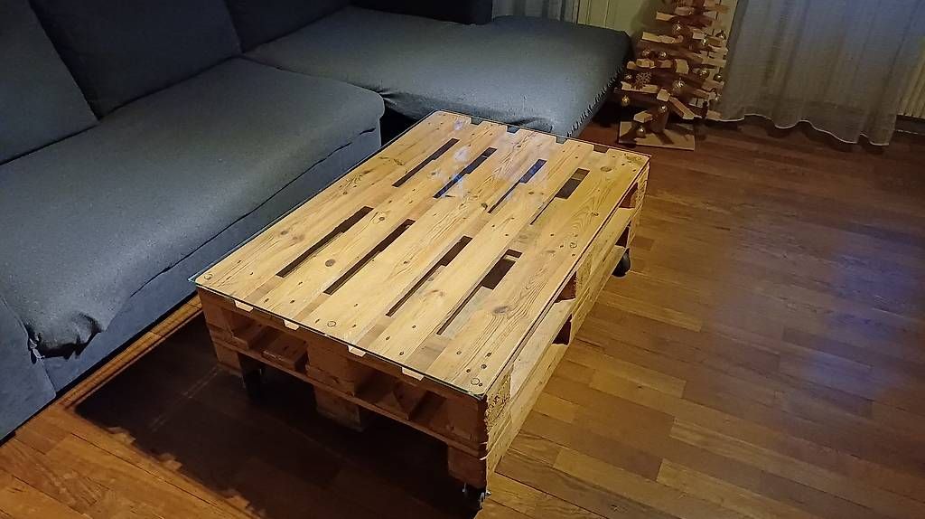 Tavoli: Palettentisch mit Glasplatte – Usato da Buchs SG venduto da retoenderlin 3