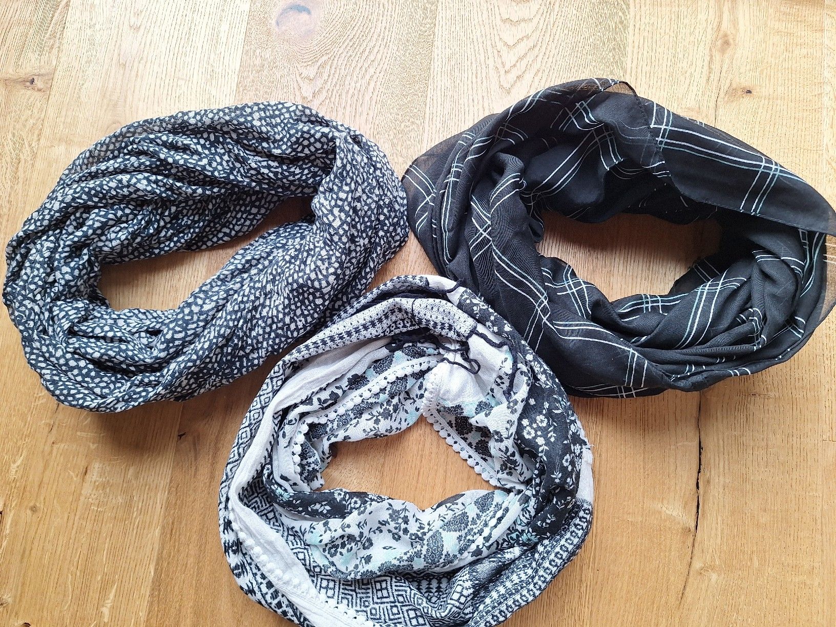 Foulards & écharpes: Schalpaket 5 Stück div Marken – D'occasion à Dörflingen par cra_5rv7 4