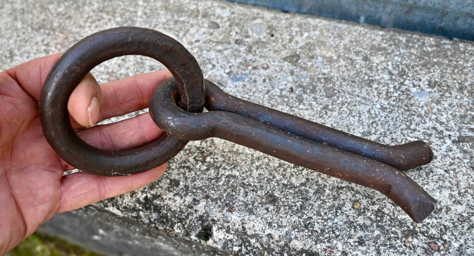 Ferramenta: alter Eisen - Wandhaken mit Ring - geschmiedet – Usato da Pfaffhausen venduto da mono_rec