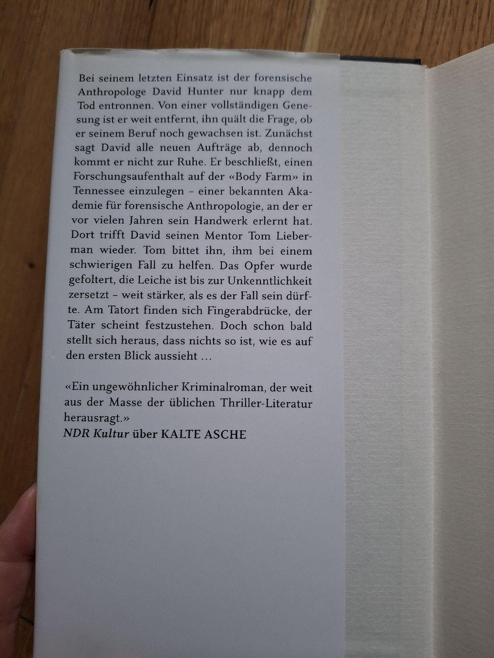 Bücher: Simon Beckett Leichenblässe Thriller gebunden  – Gebraucht aus Allschwil von Tippster 1