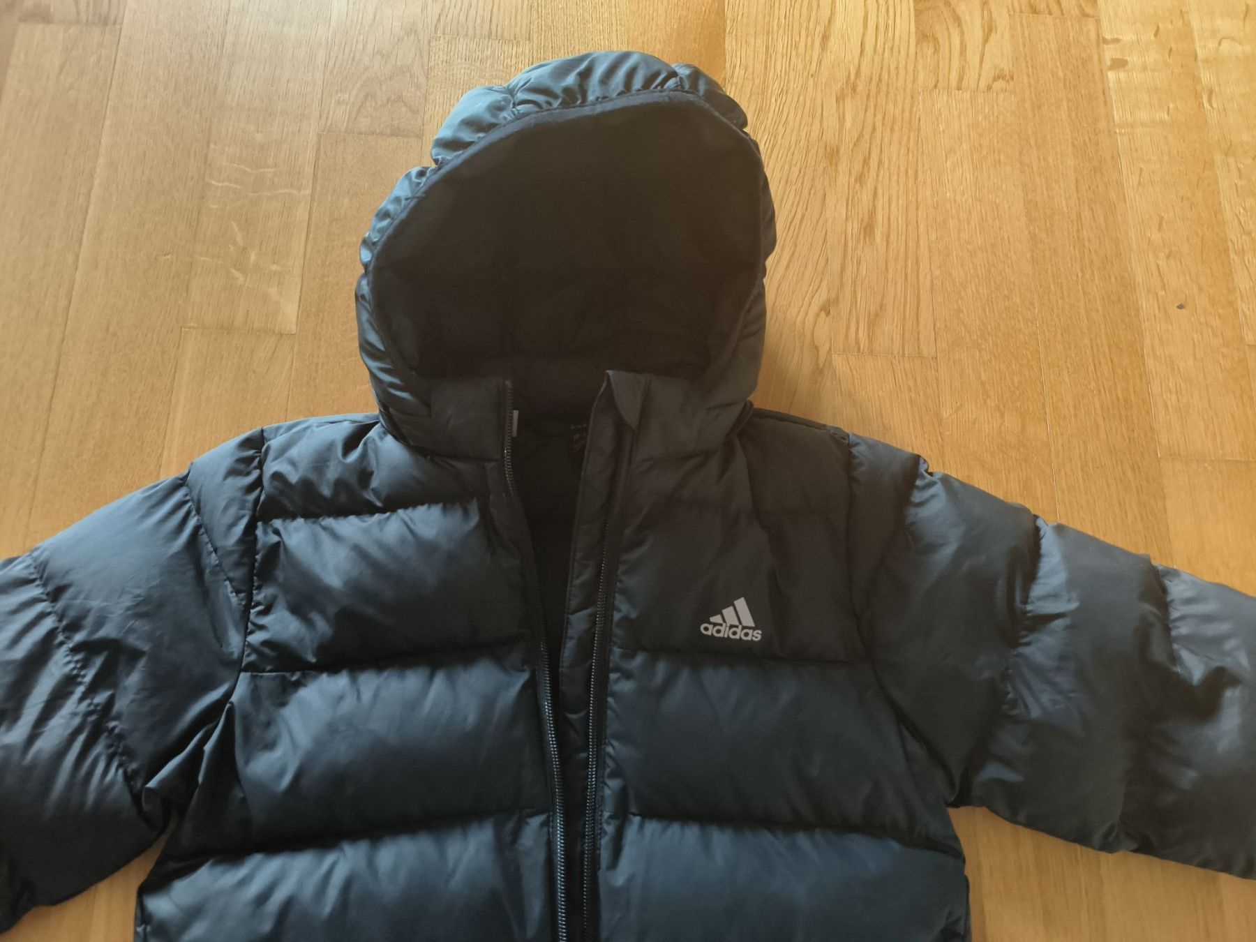 Adidas Giacche & Cappotti: Kinder Sport Jacke Adidas ,Gr.128 – Nuovo (secondo la descrizione) da aarburg venduto da macacito 2