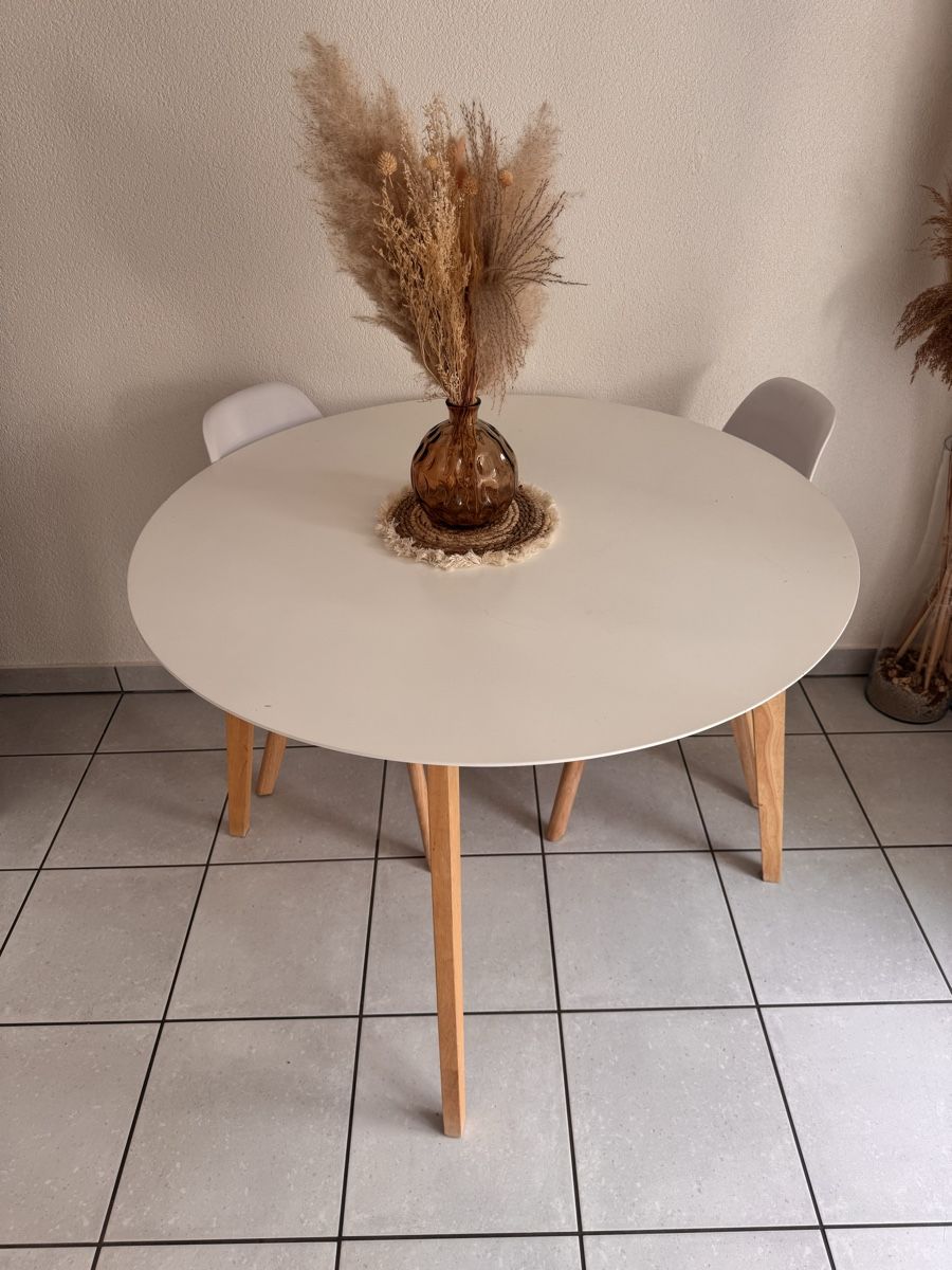 Jysk Tavoli: Table de cuisine ronde  – Usato da Court venduto da swaelti01