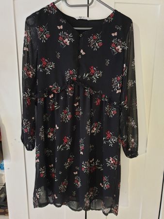 Kleid und Hose Gr.152