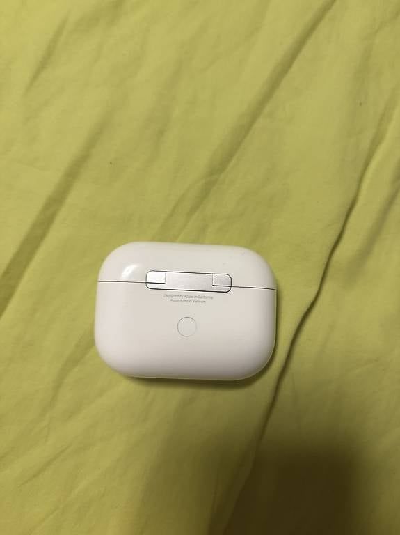 Apple Coques & Protection écran: Airpods Pro Case (1.Gn) – D'occasion à Therwil par OdvalaV2 1