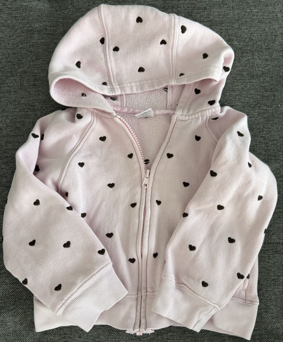 Maglioni & Felpe: Rosa Mädchen Jacke mit Herzen, Grösse 104/110 – Usato da Jegenstorf venduto da Annina0506