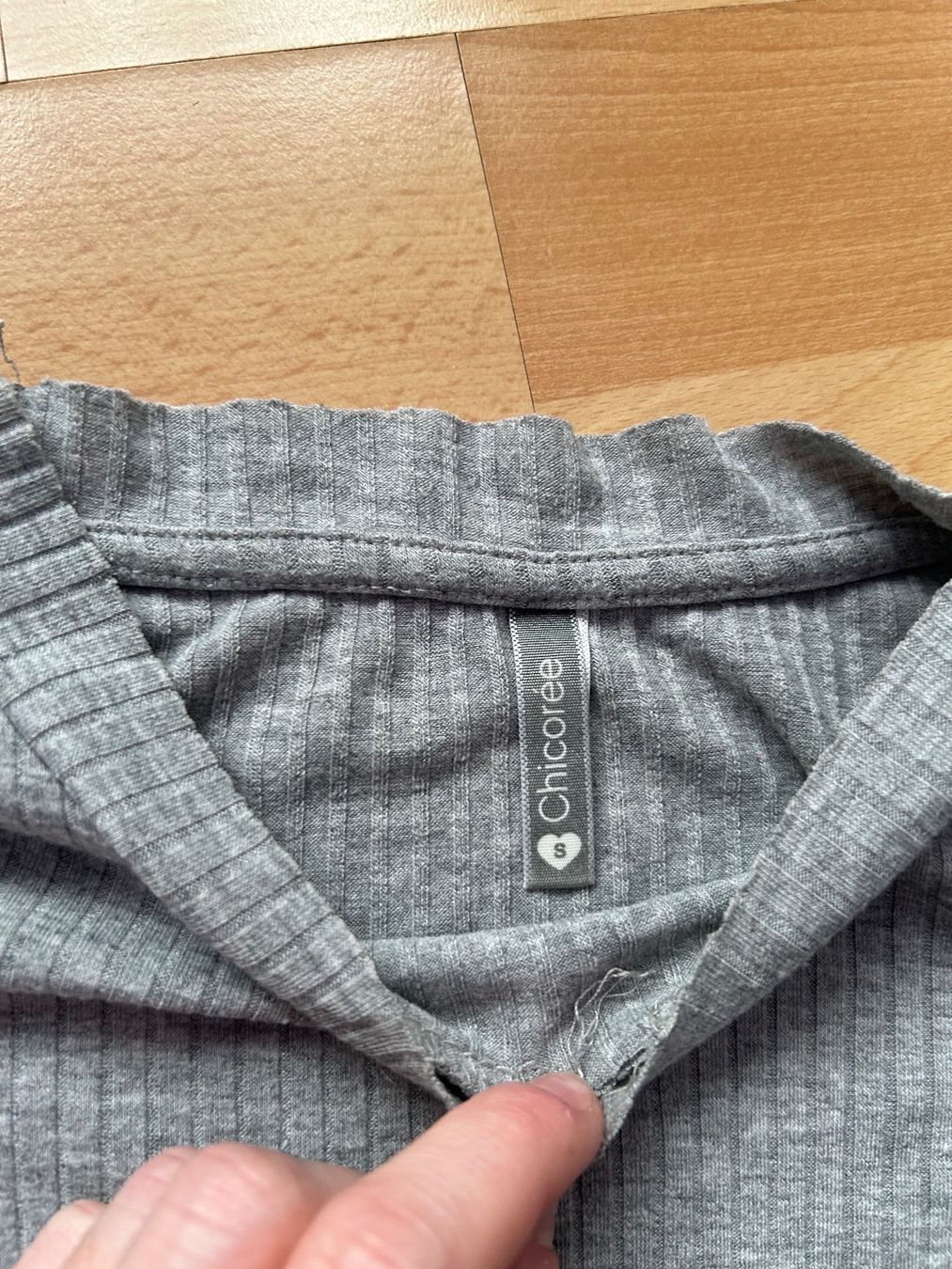 T-Shirts: T-Shirts, 2 Stk. Gr. S – Gebraucht aus Hallwil von Zoeizy 3