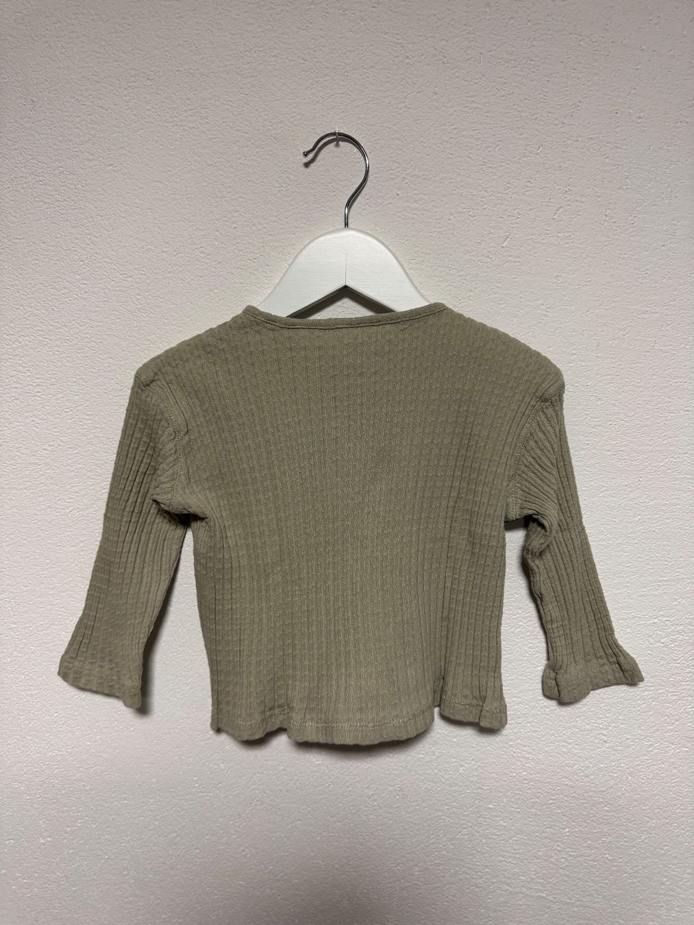 Zara Pulls et sweat-shirts: ZARA Shirt | Gr. 86 👧 – D'occasion à Walenstadt par closetqueen.mini 1