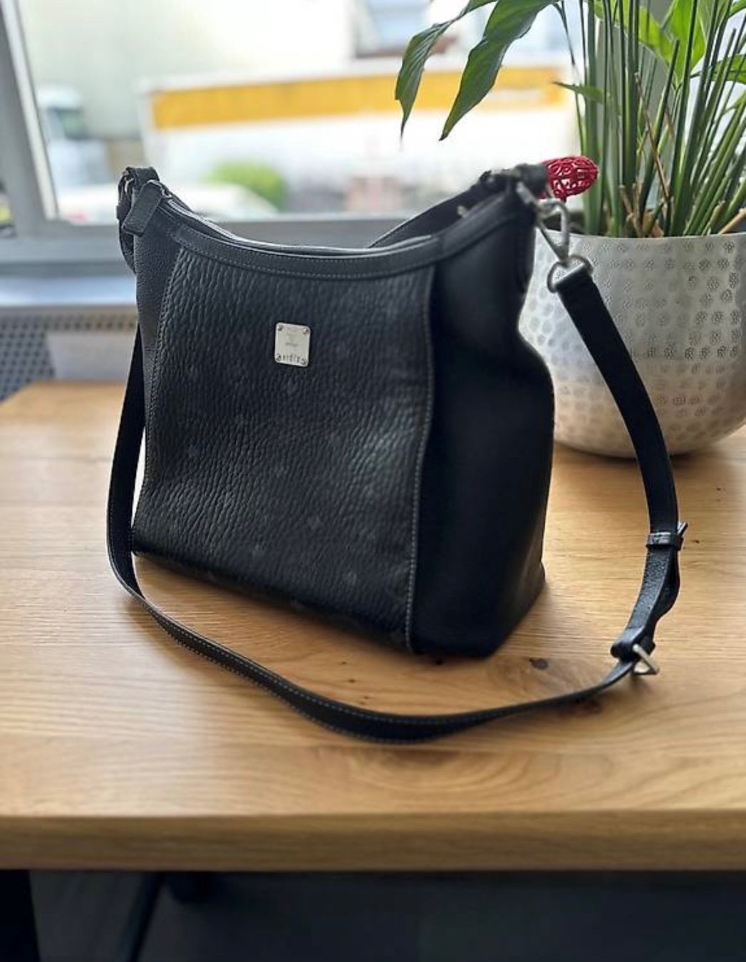 Mcm Borse da donna: Original MCM Medium Luisa Visetos Hobo Bag – Usato da Schlieren venduto da Juressica_717 1