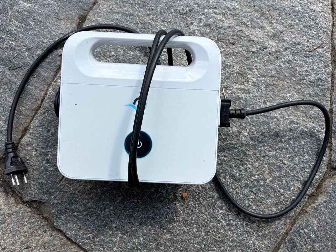Dolphin Accessori per Piscine: Poolroboter Dolphin S200 – Usato da Solothurn venduto da Stemar00 3