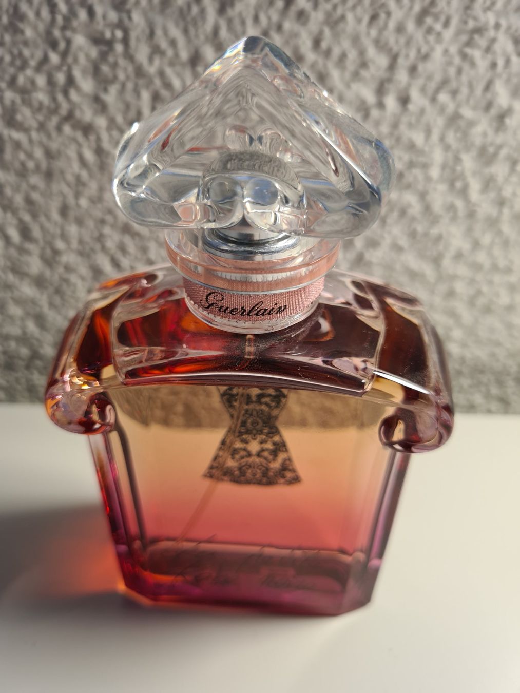Guerlain Profumi & Eau de Toilette: Le Petite Robe Noire 100ml edp Tester – Nuovo (secondo la descrizione) da Oberlunkhofen venduto da Kupferhexe 1