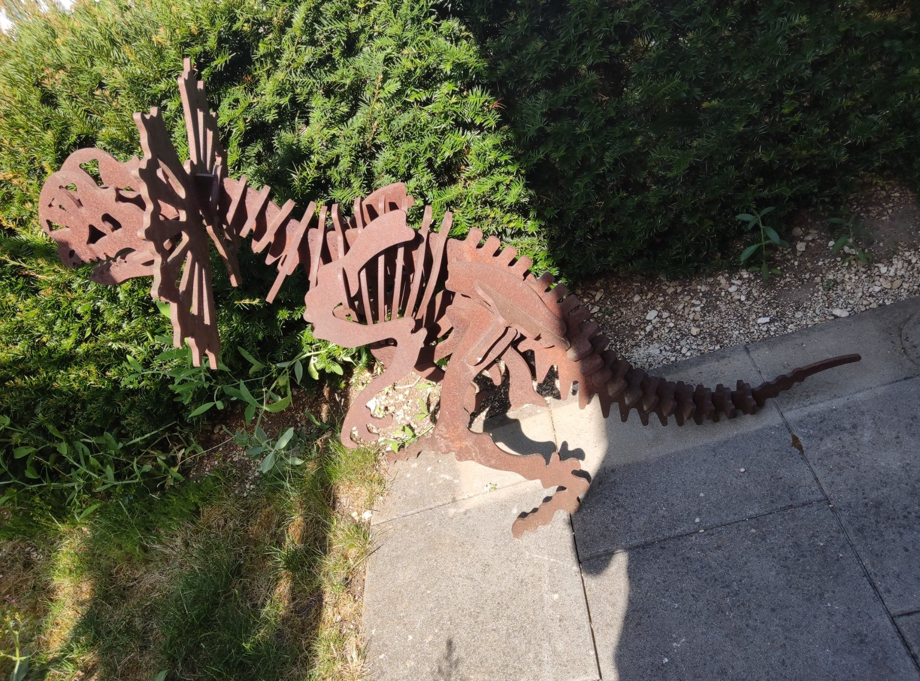 Skulpturen & Statuen: Grand dinausore , statue, rost – Gebraucht aus Vicques von prairie0809