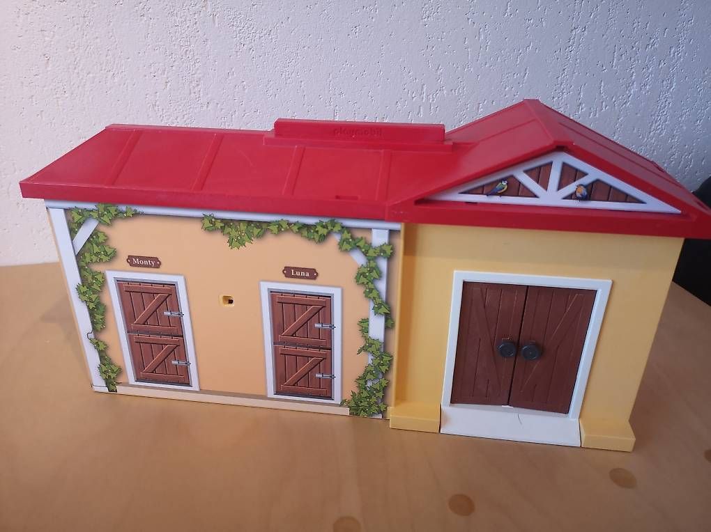 Playmobil Giocattoli: Playmobil mitnehm Pferdestall – Usato da Schupfart venduto da mar_6zy7 1