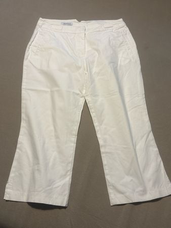 Weisse Sommerhose, Grösse 38, gut erhalten für den Sommer!