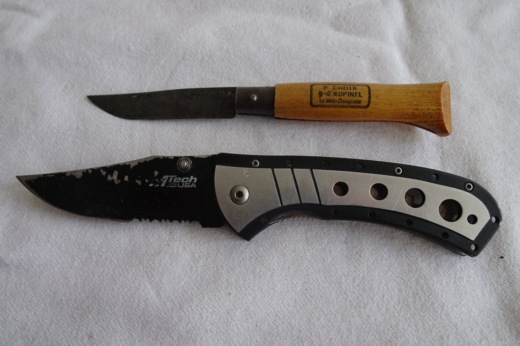 Opinel Accessori: 2 Stück Klappmesser, Opinel und Tech USA – Usato da Strengelbach venduto da schmetterling20
