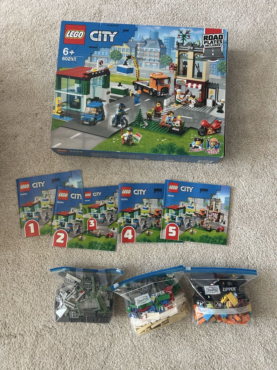 Lego Kit di costruzioni: LEGO City 60292 Stadtzentrum – Usato da Züberwangen venduto da Cindarellina13