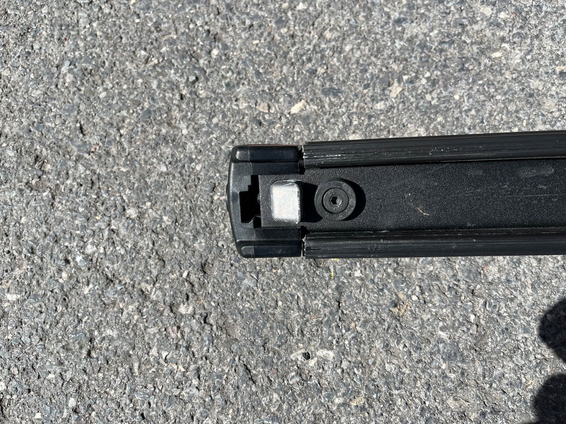 Thule Portapacchi: Thule Slide Bar 144 cm Dachträger-Traverse Paar – Usato da Mollis venduto da diligan 6