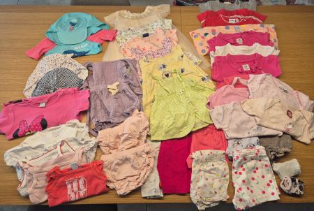 Kleider Paket Mädchen 1, 37 Teile, Sommer, Grösse 74