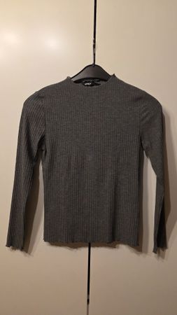 Langarmshirt ONLY Grau Grösse M Rippstrick hoher Kragen Neu