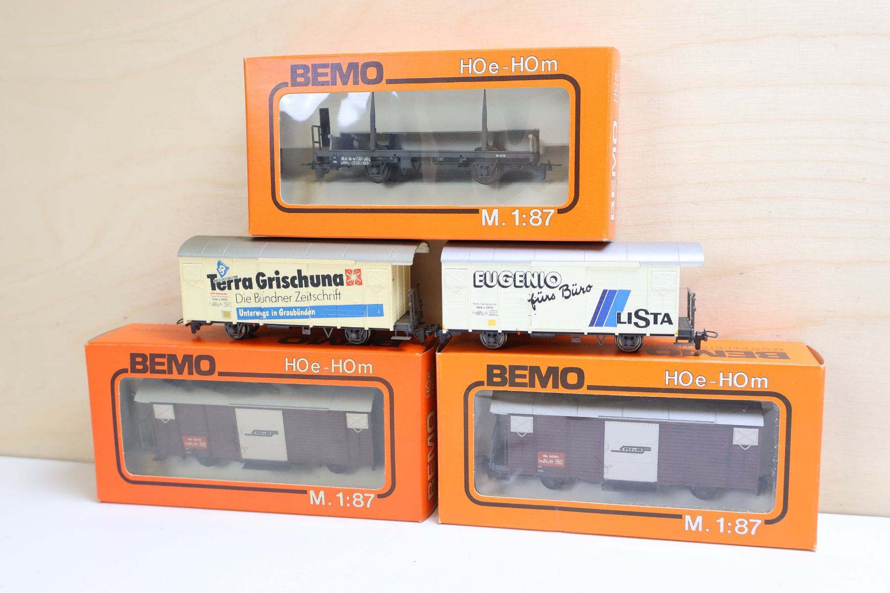 Bemo Modellini di ferrovie: BEMO RhB 5 x Güterwagen H0m - schöne Modelle – Usato da Winterthur venduto da Monstera 2