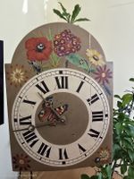 Antike Pendeluhr mit Blumenmotiv von 1736