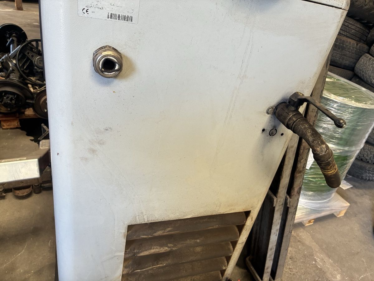 Atlas Copco Compressori: Atlas Copco GA15+ FF Schraubenkompressor – Difettoso da Berschis venduto da 746383 1