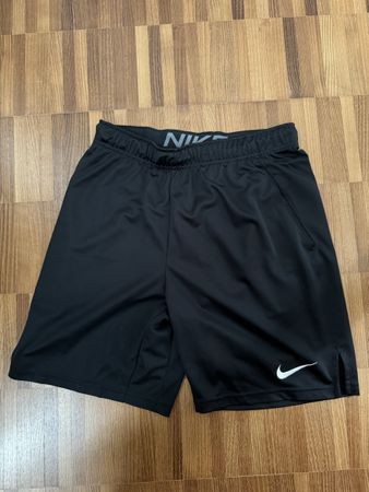 Nike Shorts, Grösse S