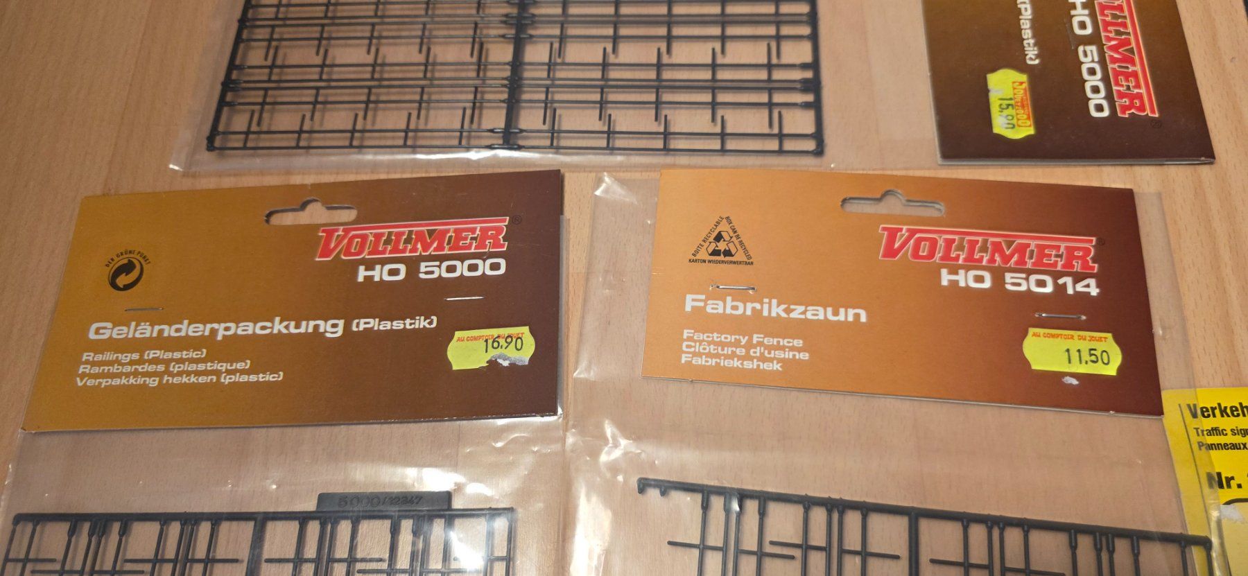 Modellini di ferrovie: Diverse Modelleisenbahn-Teile – Usato da Hochfelden venduto da Danizh0 2