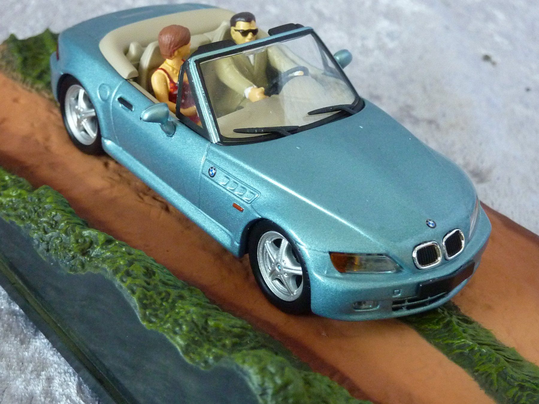 BMW Modellautos: BMW Z3 James Bond 1:43 – Neu (gemäss Beschreibung) aus Dürrenäsch von modellautos4you 4
