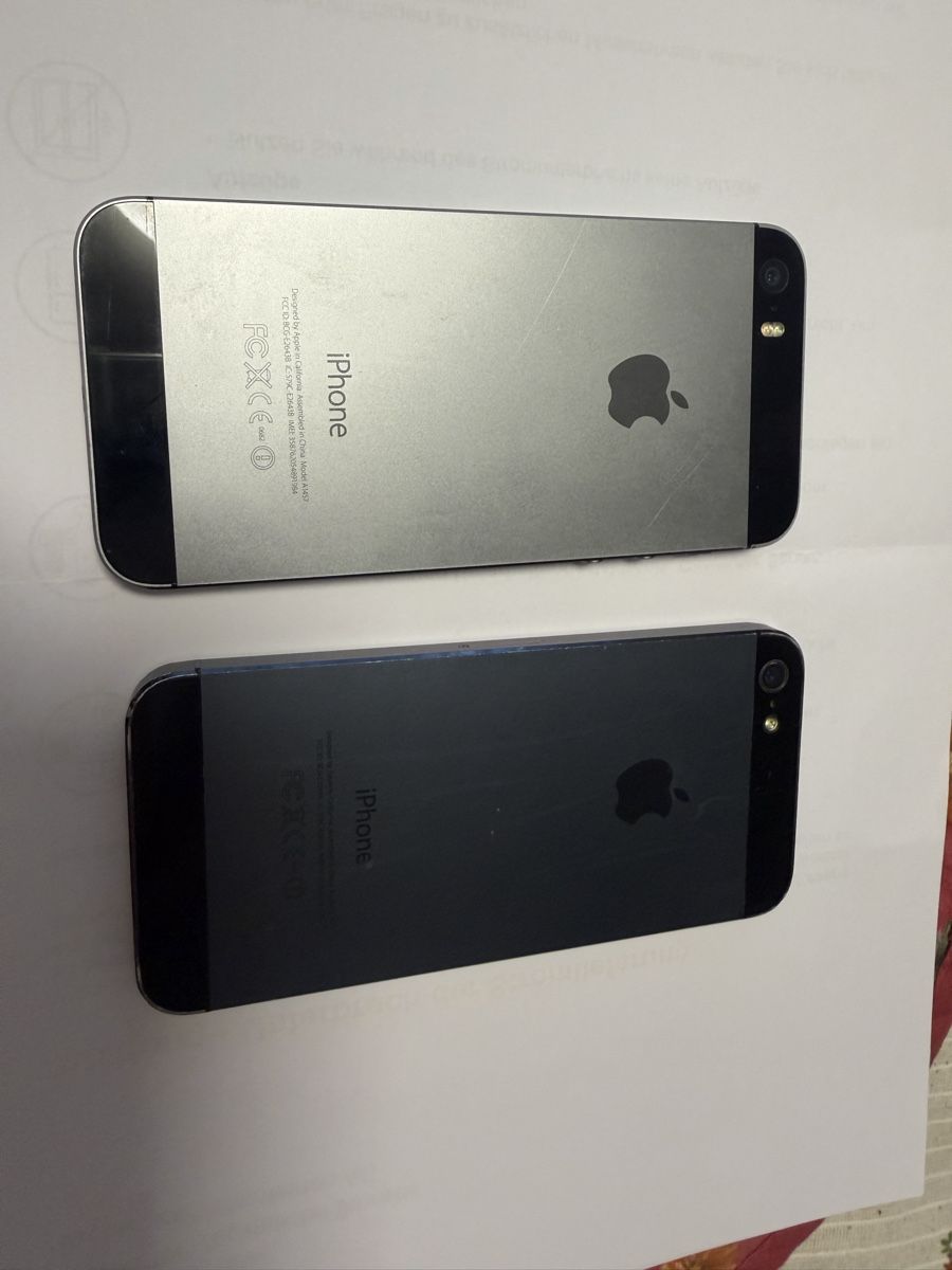 Apple Telefoni cellulari / Smartphones: 2 iPhone 5  – Usato da Weinfelden venduto da Karvac 1