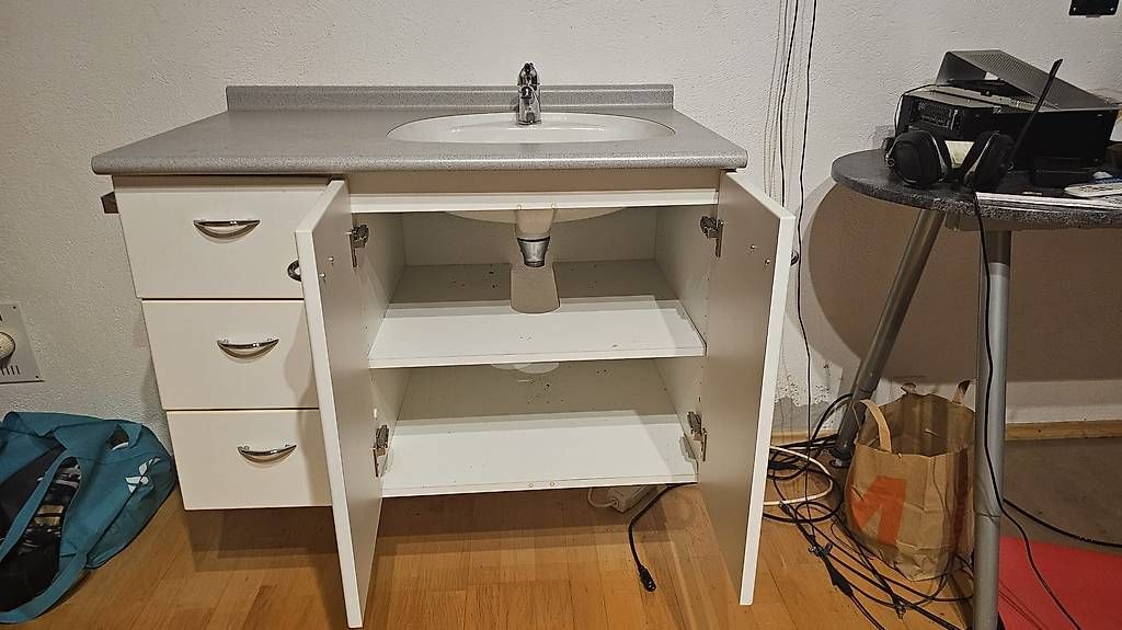 Lavabi & lavandini: Waschtisch mit Wasserhahn  – Usato da Oberdiessbach venduto da Bluemoonkart