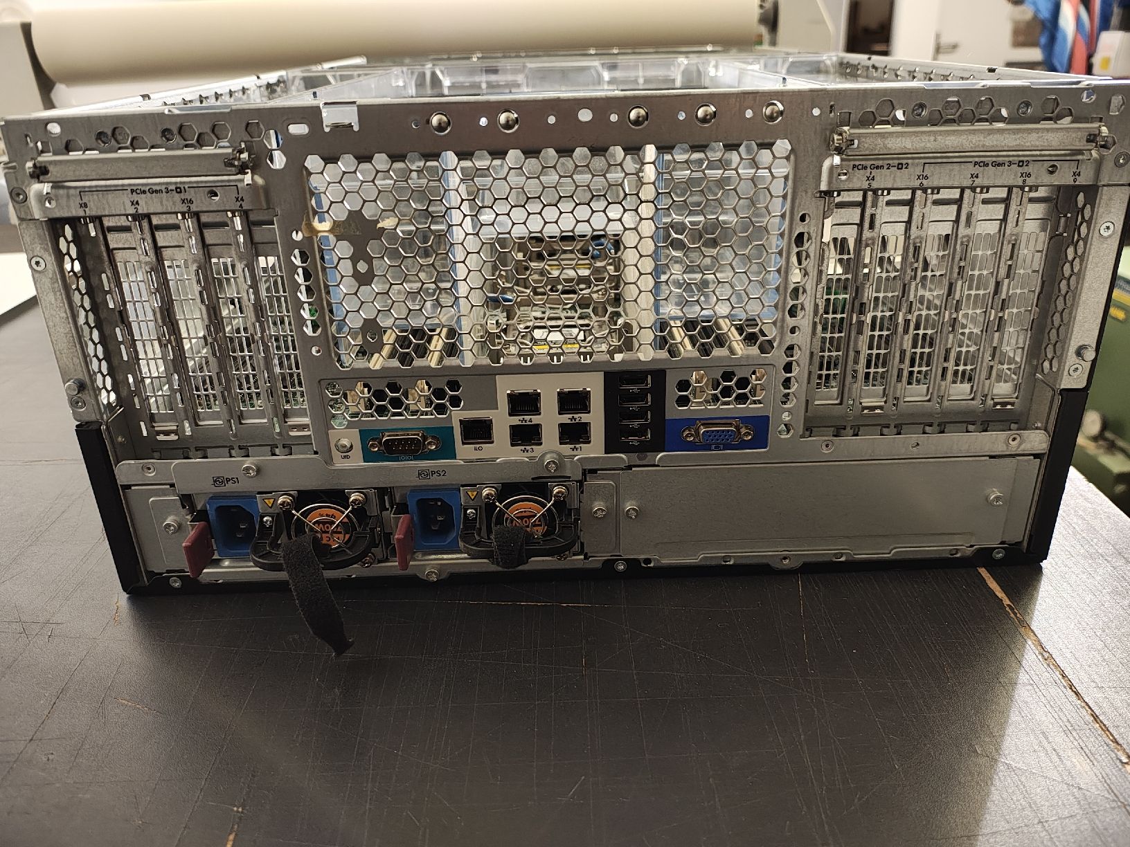 Hewlett Packard Server: HP ProLiant ML350p Gen8 Server – Usato da Zürich venduto da lastsec 4