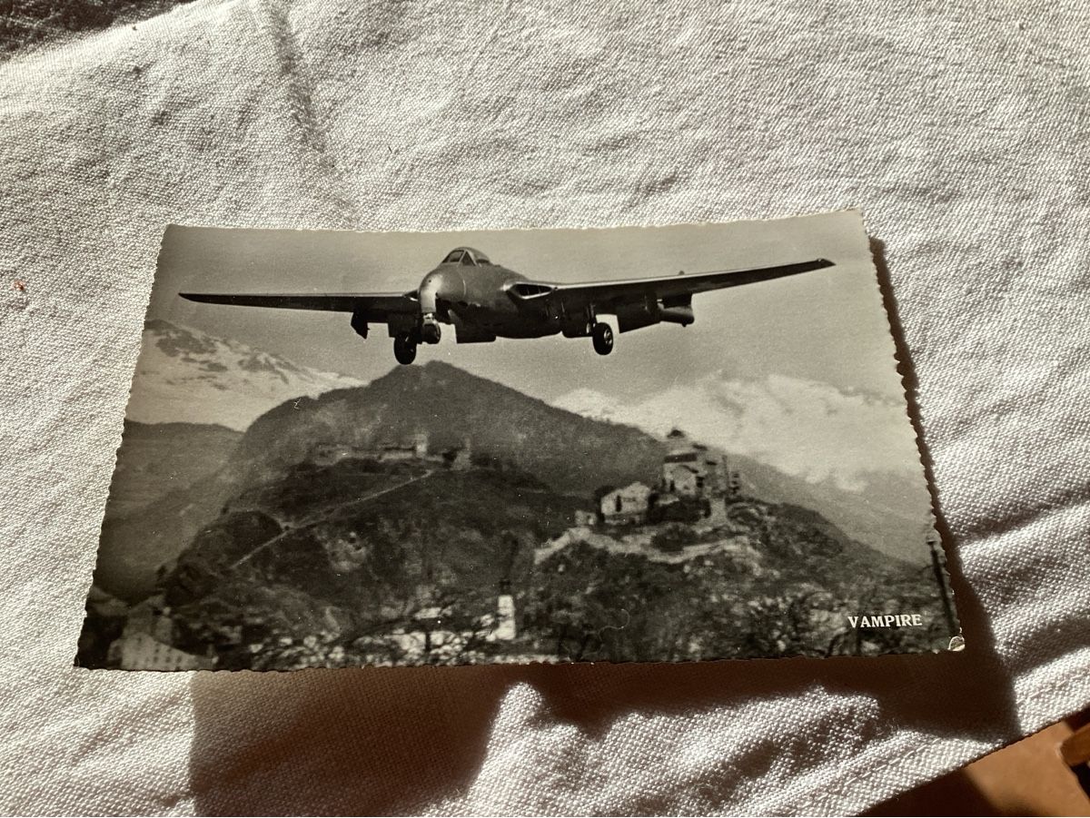 Cartoline postali: Sion vampire devant Valére et Tourbillon 1952 – Usato da Luc (Ayent) venduto da Rebouille