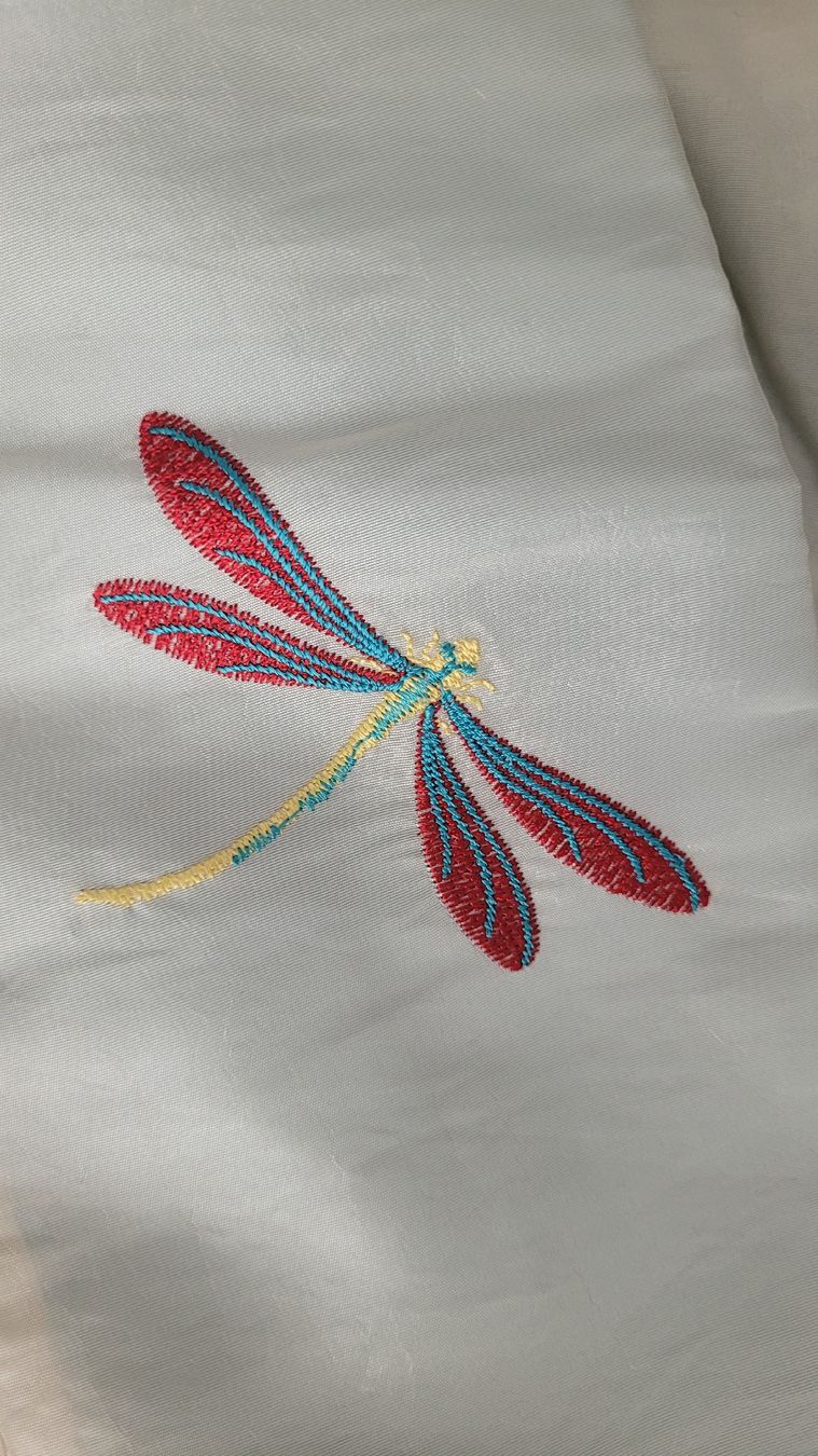 Giacche: Elegant Dragonfly Embroidered Silk Jacket – Nuovo (secondo la descrizione) da Winterthur venduto da sar_zg7p 1