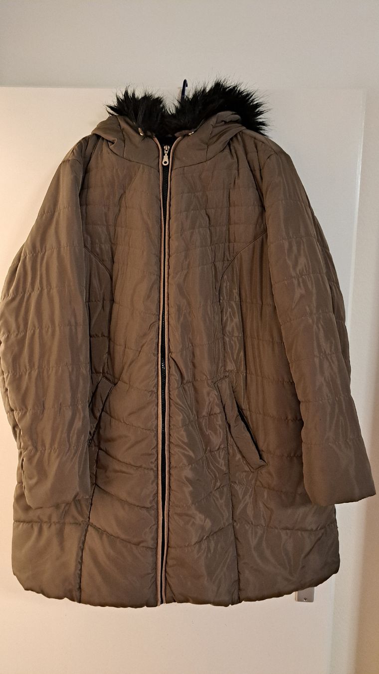 Ulla Popken Giacche: Ulla Popken Winterjacke – Usato da Waltenschwil venduto da Catlady