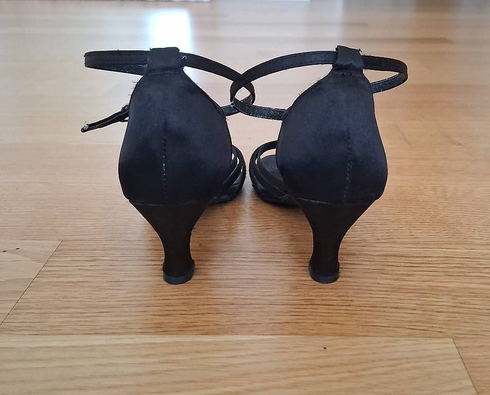 Scarpe da donna: Very Fine Tanzschuhe – Usato da Root D4 venduto da DMA02 1