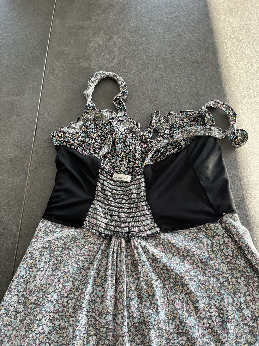 Pull&Bear Vestiti: blumiges Sommerkleid – Usato da Wil AG venduto da larwe 3