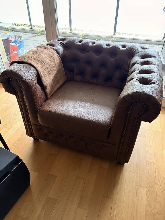 Sofas: Chesterfield Couch mit Sessel – Gebraucht aus Goldau von jan_8tvs 4
