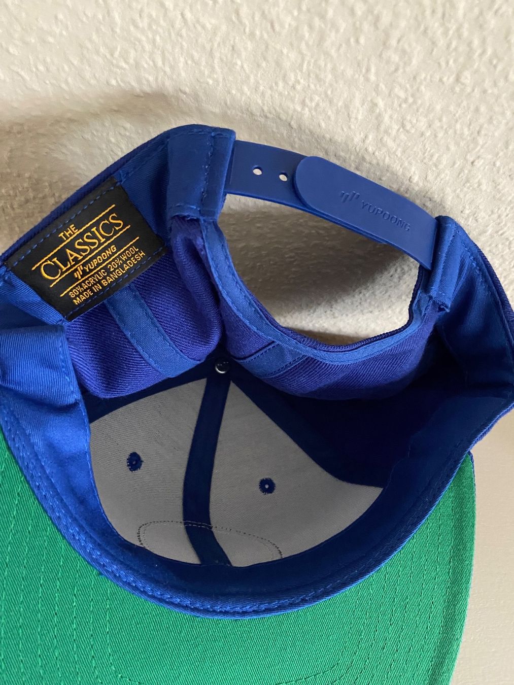 Copricapi, berretti & cappellini: Yupoong Snapback Air Skoden – Usato da Muttenz venduto da nataschasia 2