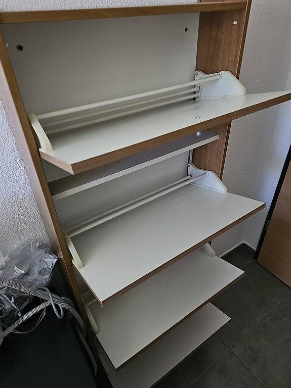 Scaffali: Scarpiera come nuova – Usato da Giubiasco venduto da ton_vpl7