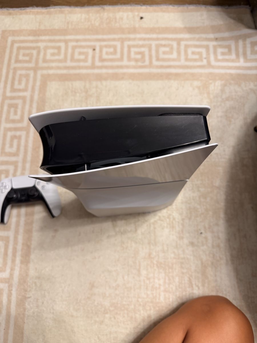 Sony Console: Sony PlayStation 5 Konsole mit Controller gebraucht – Nuovo (secondo la descrizione) da Kloten venduto da xhu_pmj7 3