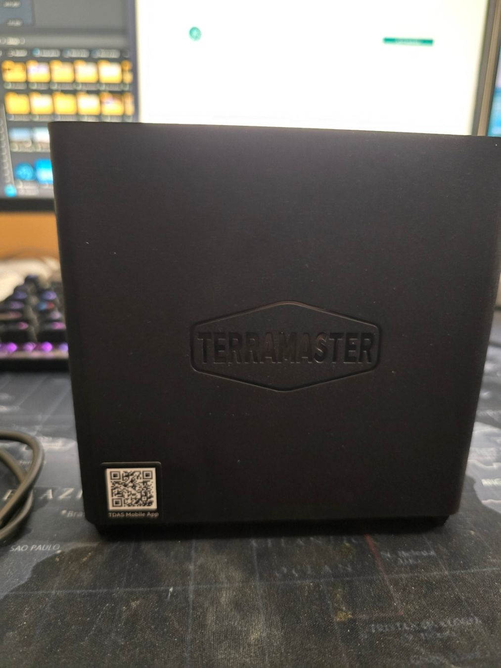 Dischi rigidi: Festplattengehäuse Terramaster D4 SSD 4xNVME M2 USB-C – Nuovo e nell'imballaggio originale da Adliswil venduto da Joxer 1